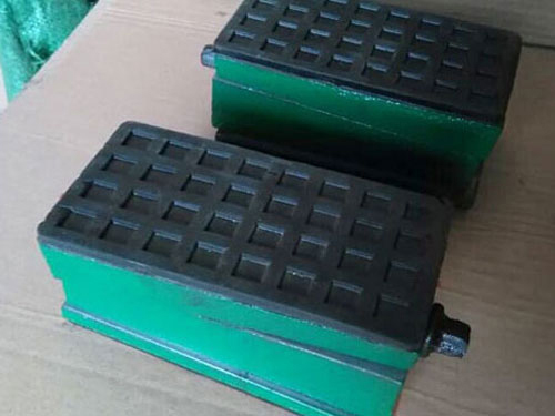 淺析三層防震墊鐵的工作原理及性能